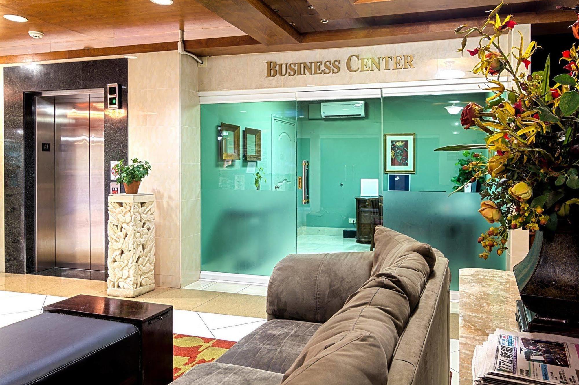 Wyndham Garden Guam Hotel Tamuning Exterior photo