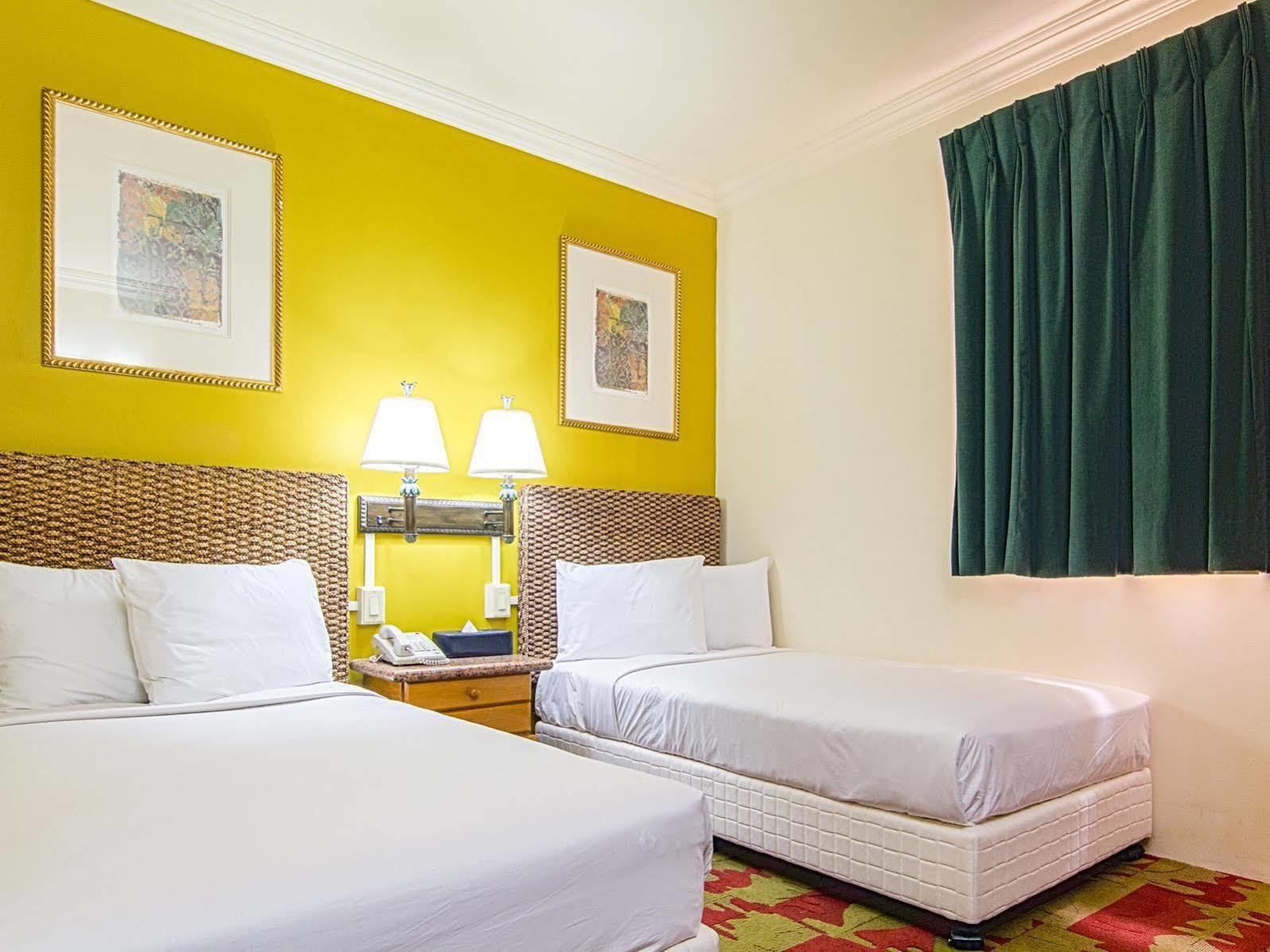 Wyndham Garden Guam Hotel Tamuning Exterior photo